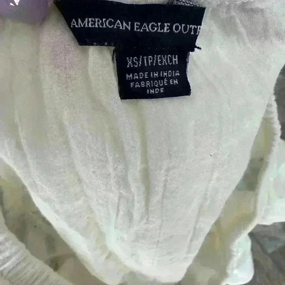 Like New- American Eagle Crop Top Size XS like new - Picture 4 of 4